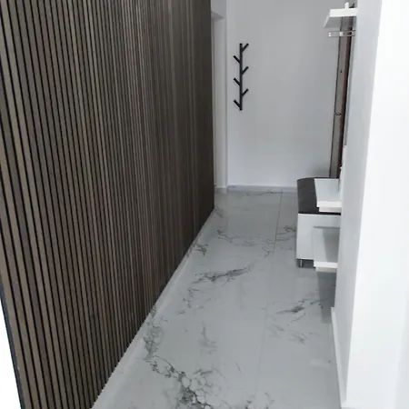 شقة Amazing Sea View ساراندا